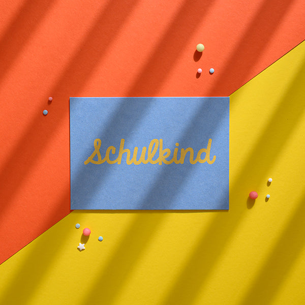 ava&yves - Postkarte "Schulkind" türkis/gelb