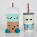 Asobu Bubble Tea Fuzzie „Beanie the Buzz“ – Kuschelige Bubble Tea Trinkflasche mit Trinkhalm, 360 ml