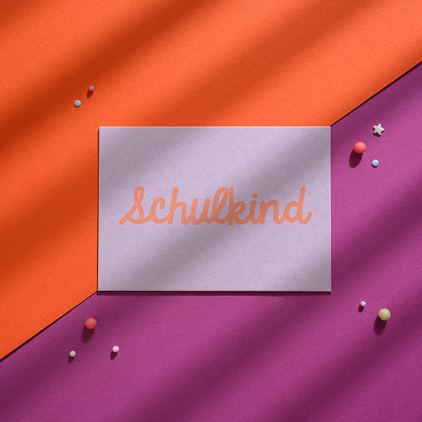 ava&yves - Postkarte "Schulkind" flieder/rosa
