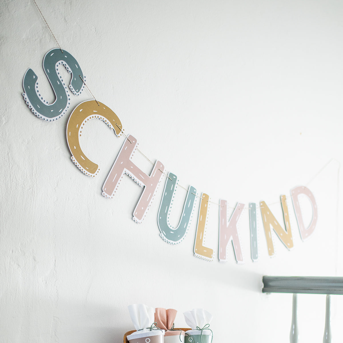 ava&yves - Girlande "Schulkind" - Pastell