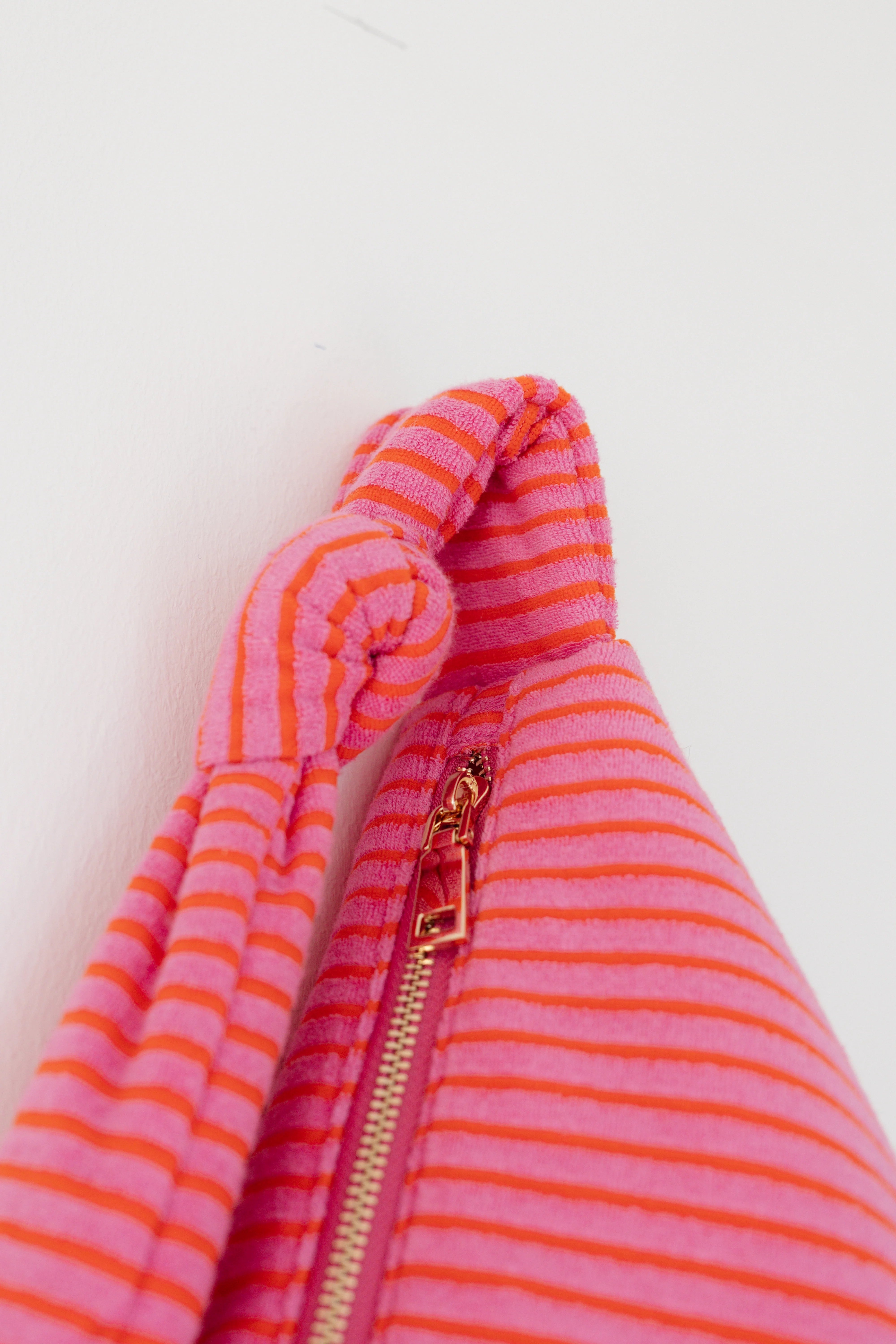 LUKKILY -  Bag #1 Terry pink/orange – Mom Bag aus Frotteestoff in Pink/Orange