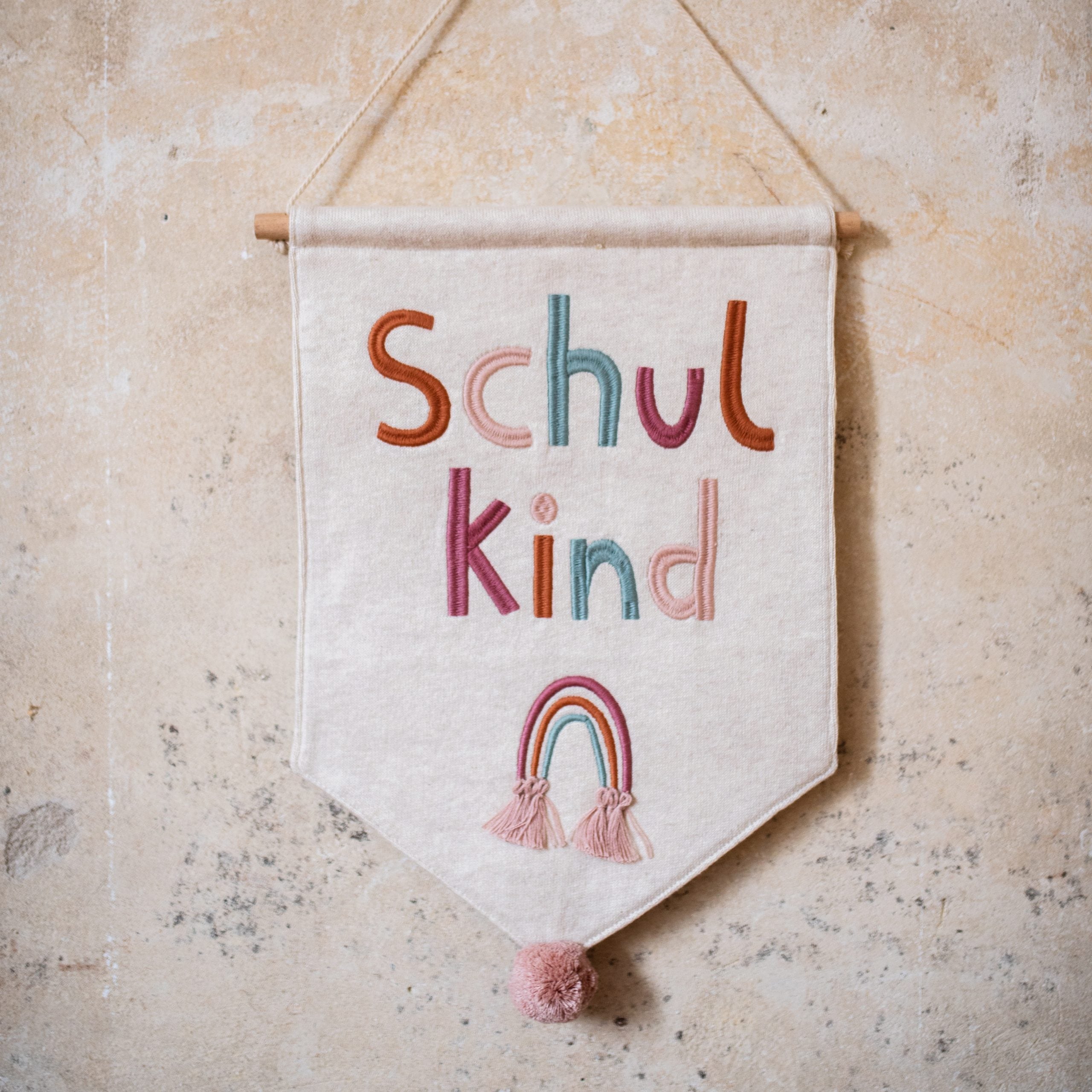 ava&yves - Wandbehang "Schulkind" - Regenbogen