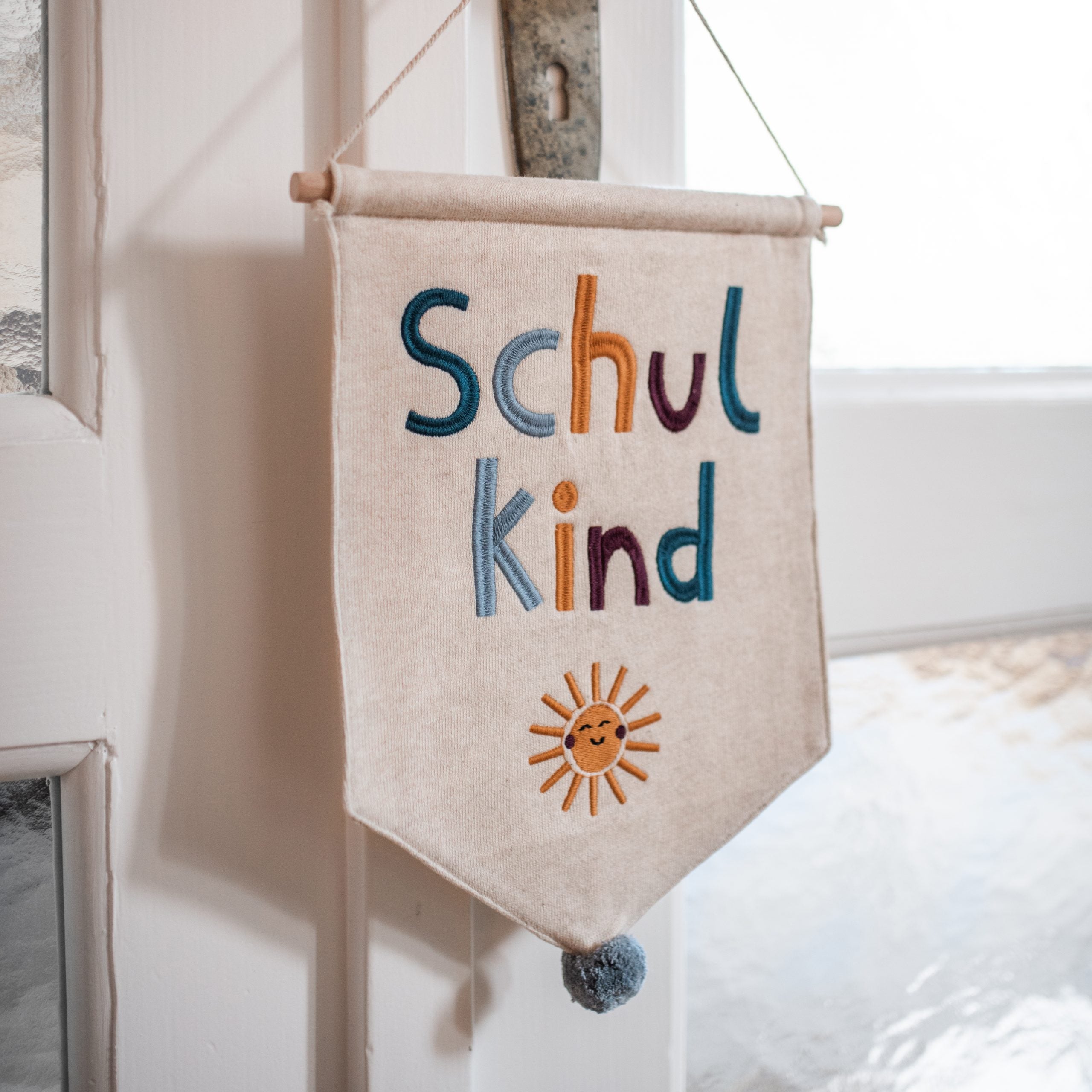 ava&yves - Wandbehang "Schulkind" - Sonne
