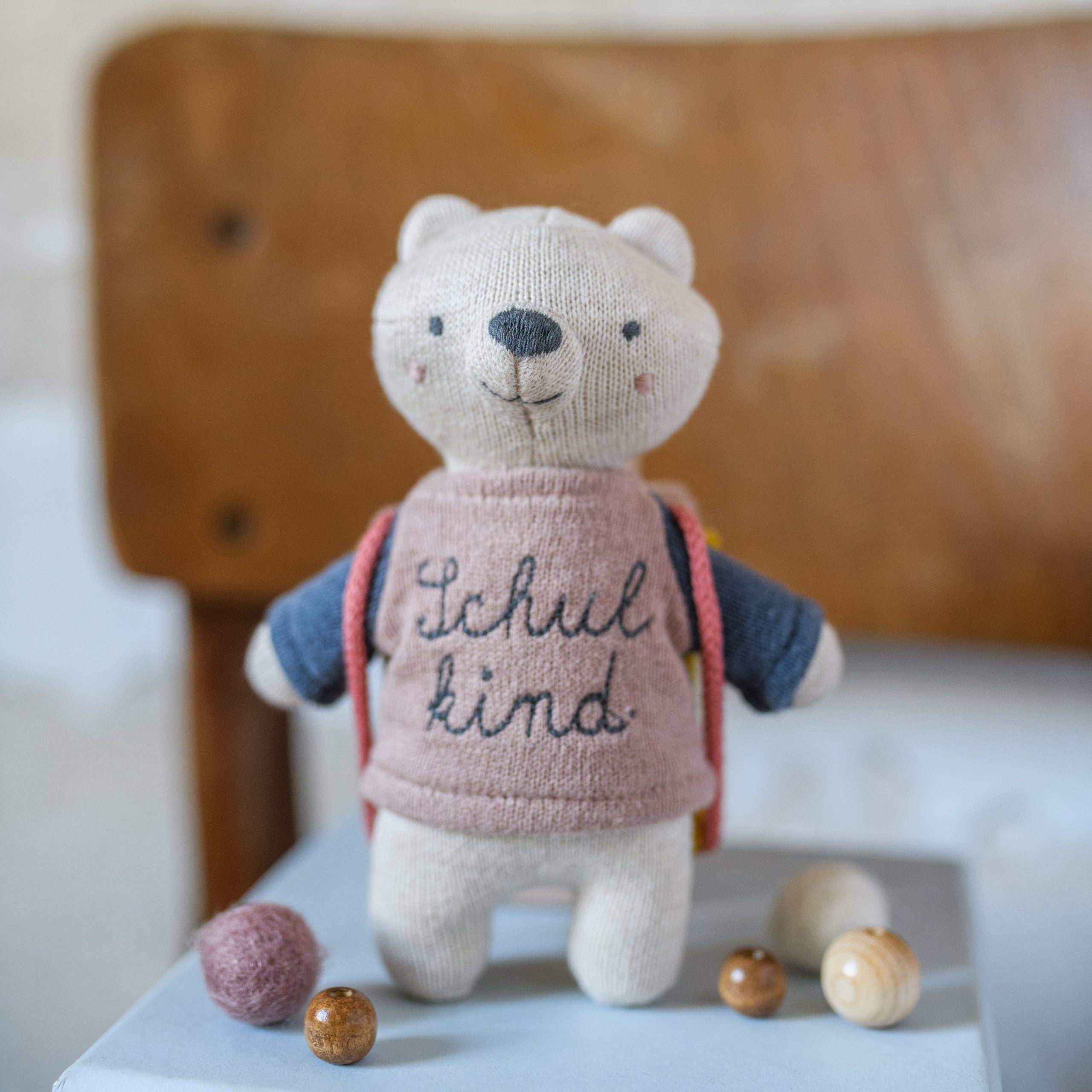 ava&yves - Bär „Schulkind“ mit Schulranzen und Shirt in rosa/blau 15cm