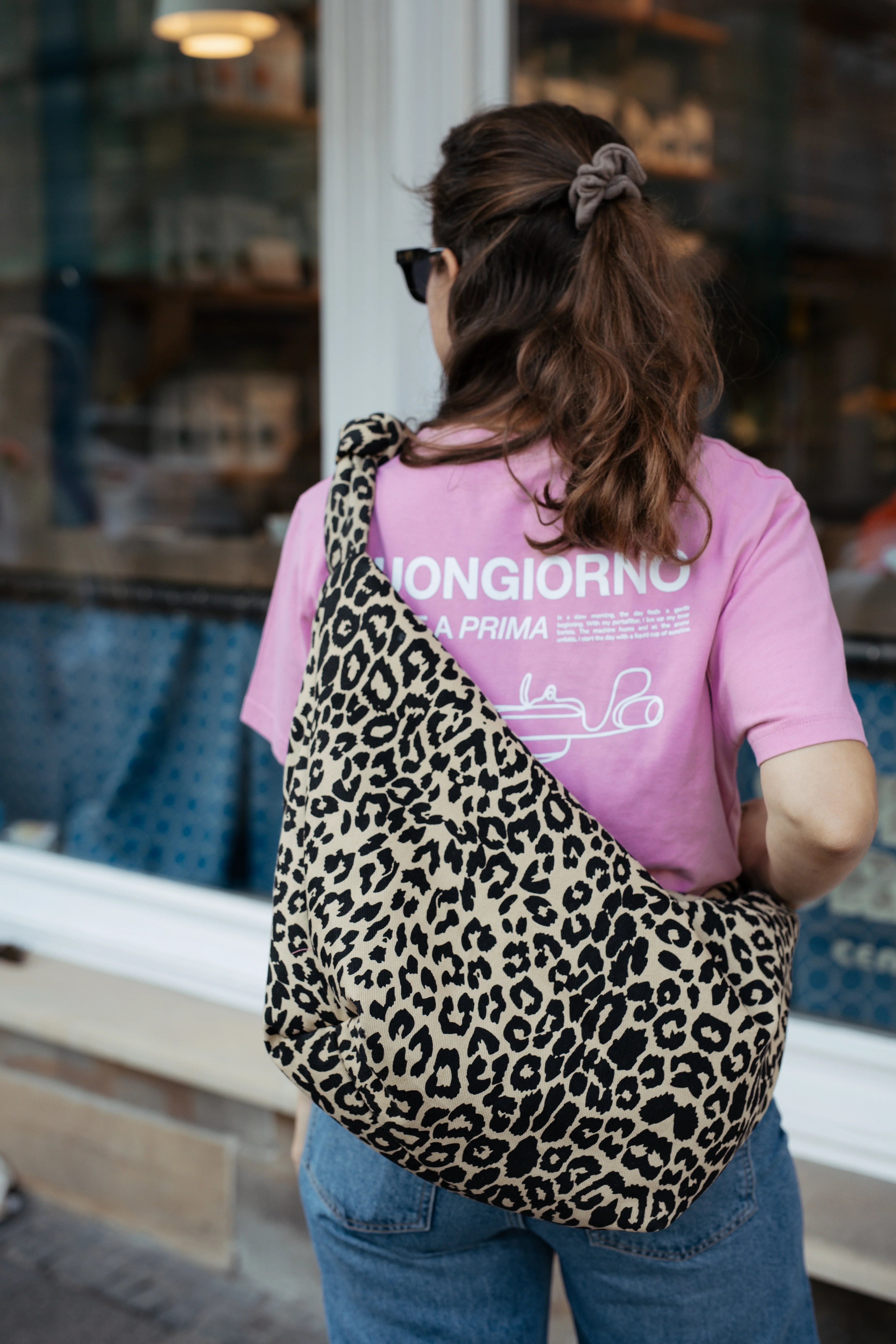 LUKKILY -  Bag #1 canvas Leo vanilla – Mom-Bag mit Knotenhenkel & Innenfächern