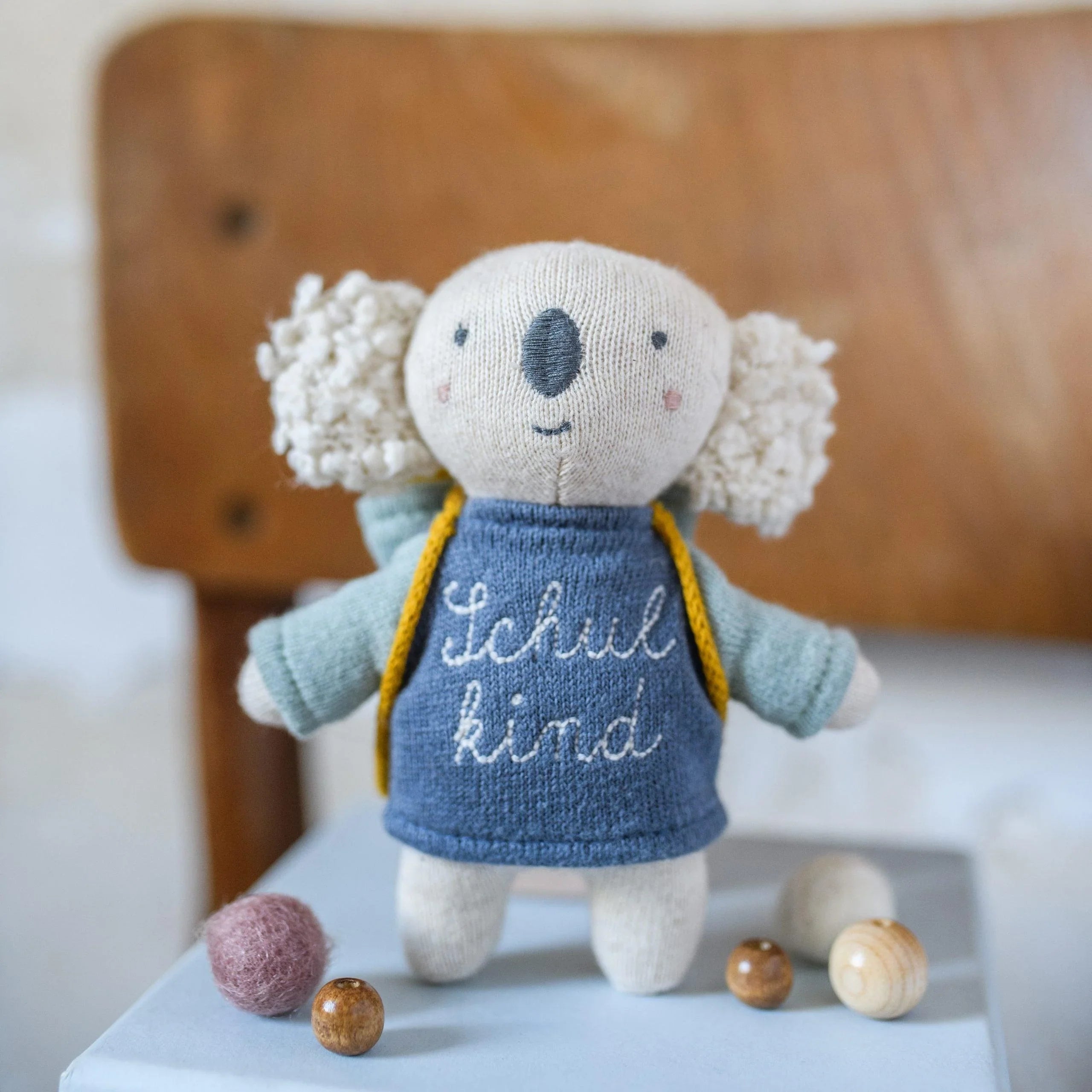 ava&yves - Koala „Schulkind“ mit Schulranzen und Shirt in blau/hellblau 15cm - Makimo - Smart Kids