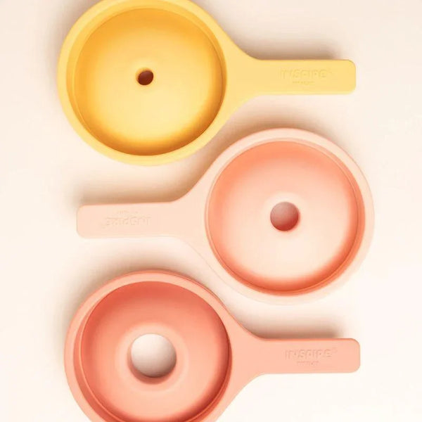 INSPIRE MY PLAY - Sensorikspielzeug Trichter-Set in Koralle und Gelb - Makimo - Smart Kids