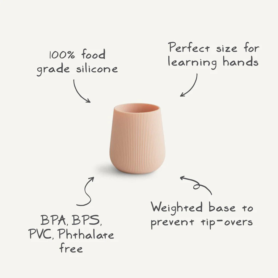 Mushie - Silicone Starter Cup – Silikon Trinklernbecher für Babys - Shifting Sand - Makimo - Smart Kids